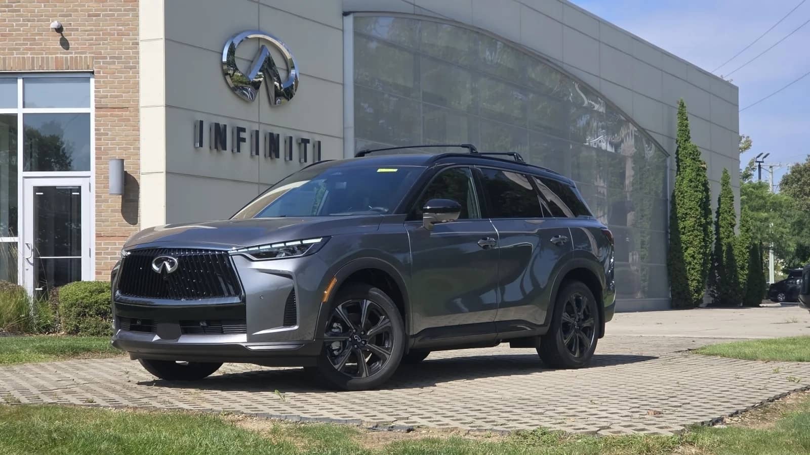 2027 INFINITI QX60 - Image 2