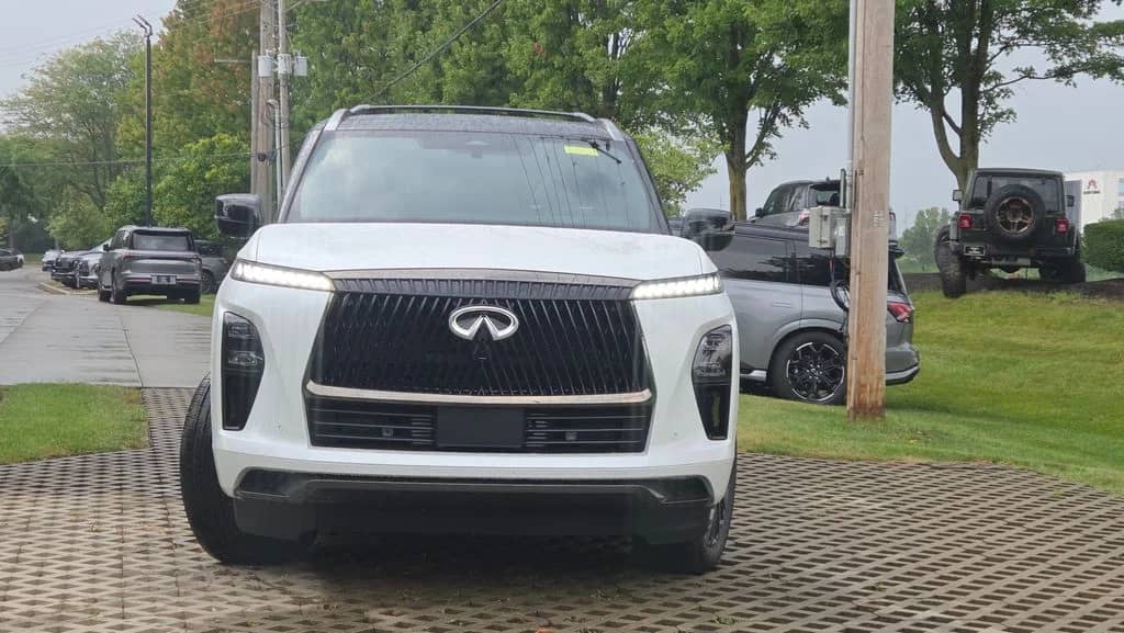 2027 INFINITI QX80 - Image 1