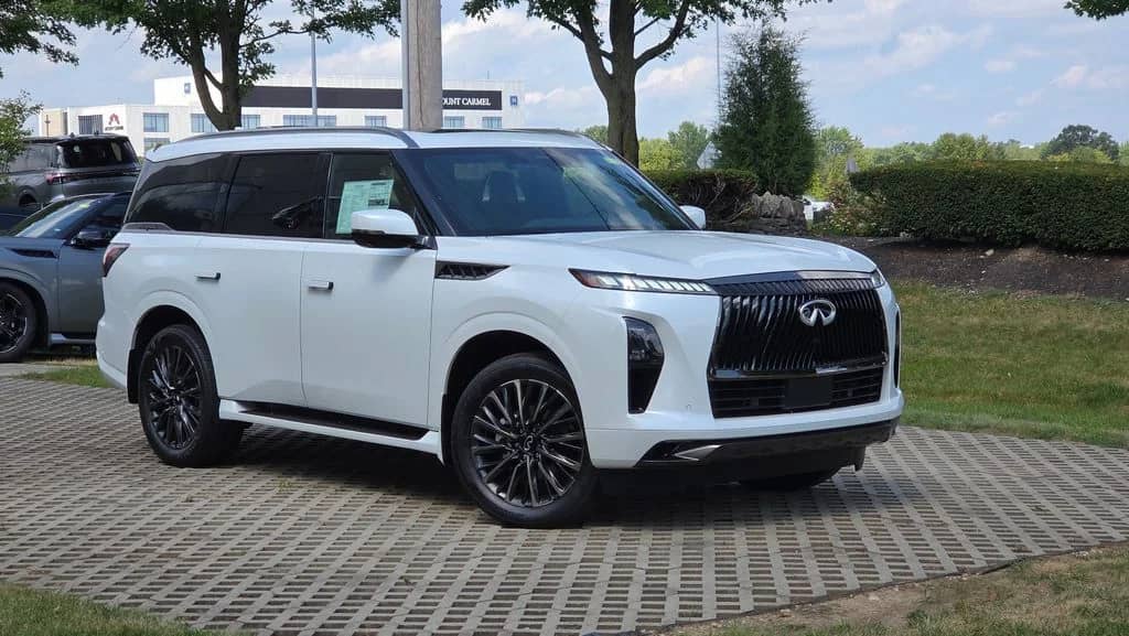 2027 INFINITI QX80 - Image 2