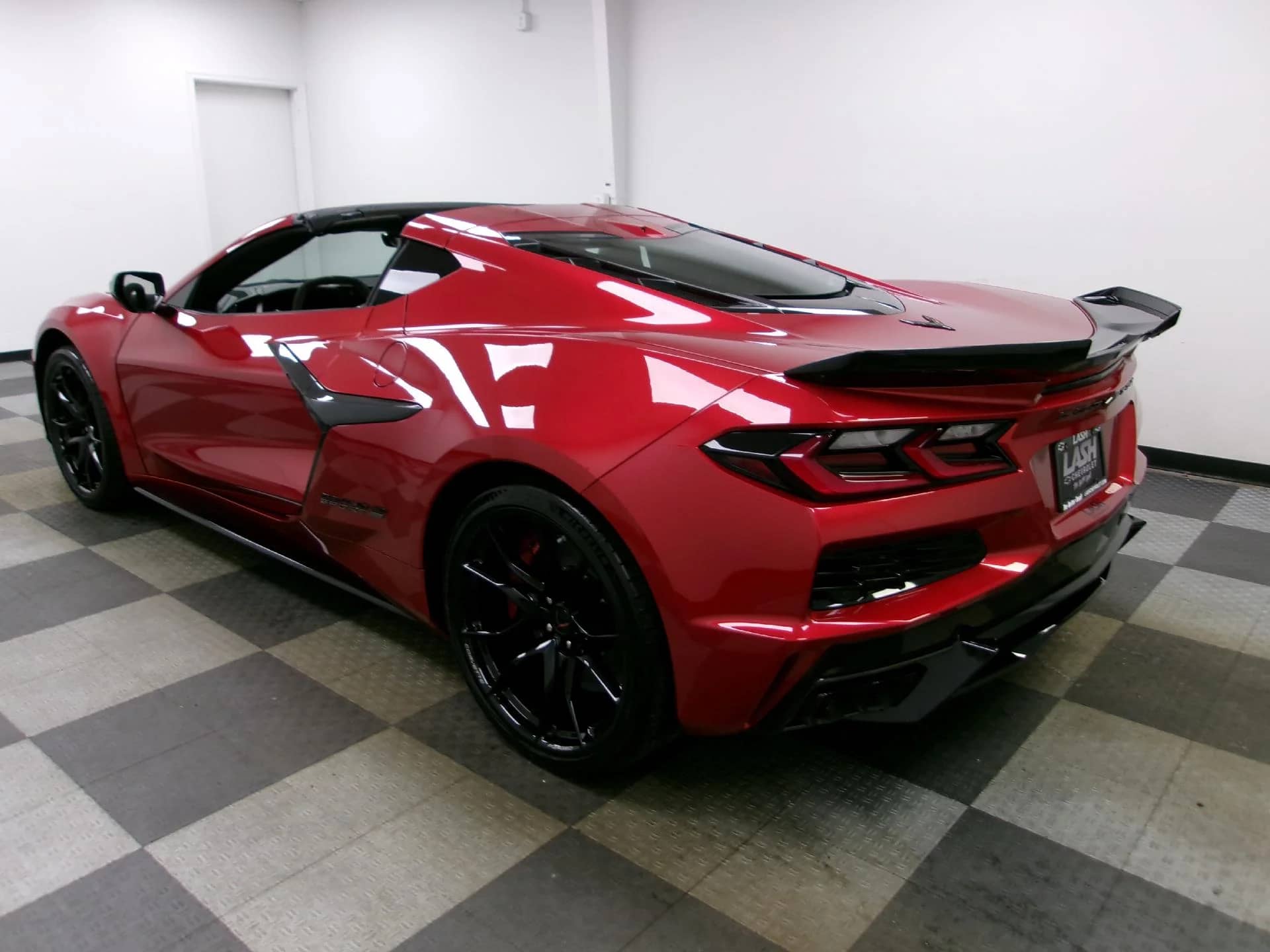 2027 Chevrolet Corvette - Image 2