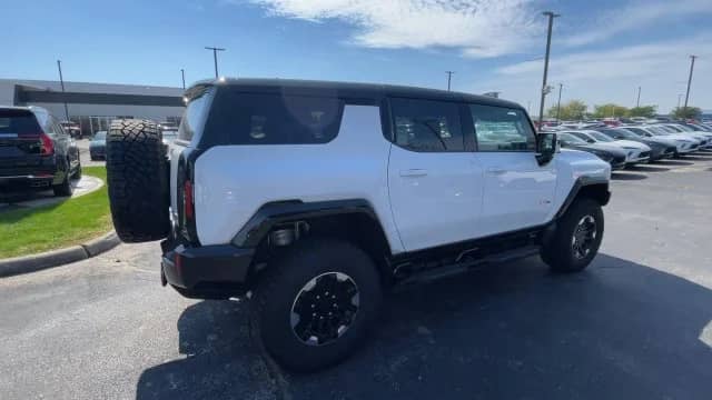 2025 GMC HUMMER EV - Image 2