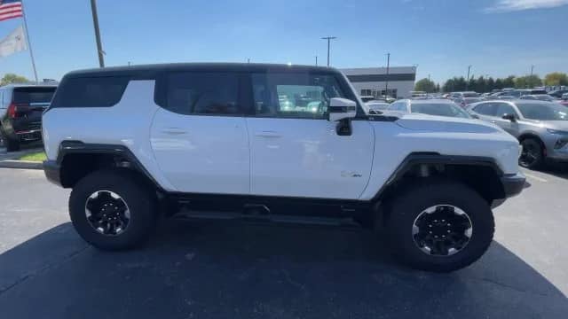 2025 GMC HUMMER EV - Image 3
