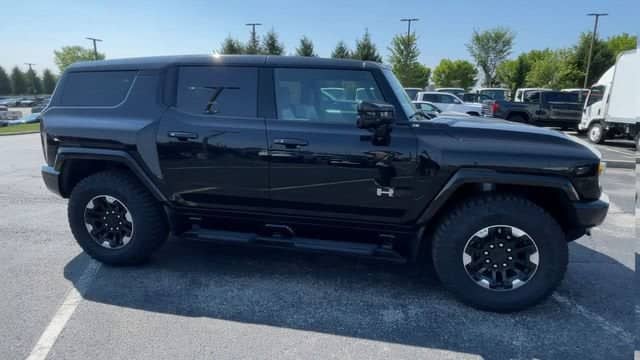 2025 GMC HUMMER EV - Image 3