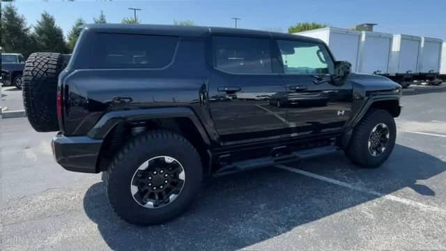 2024 GMC HUMMER EV - Image 2