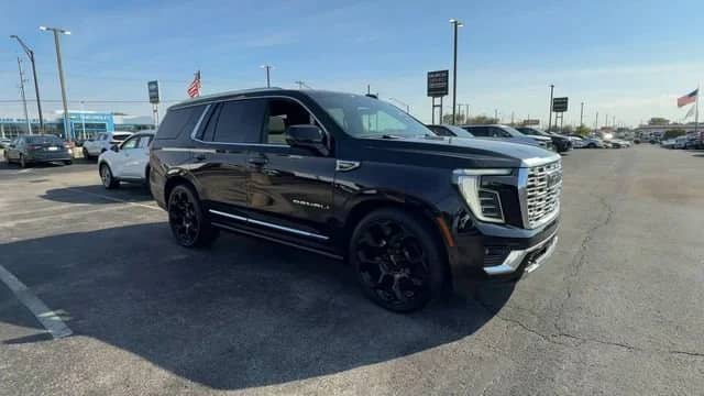 2026 GMC Yukon - Image 2