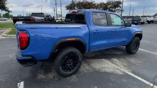2026 GMC Canyon - Image 2