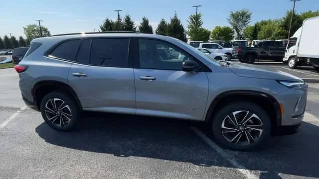 2026 Buick Enclave - Image 3