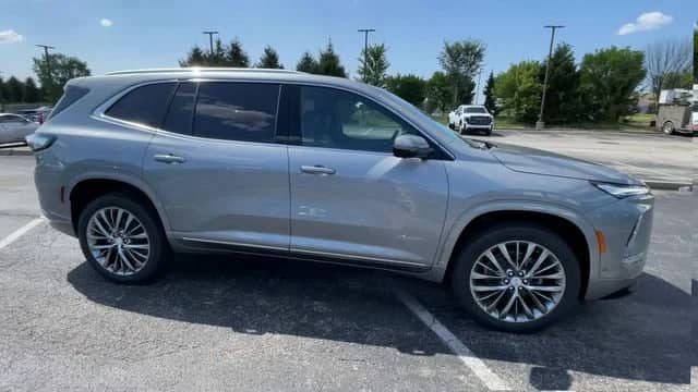 2026 Buick Enclave - Image 3