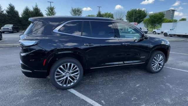 2026 Buick Enclave - Image 2