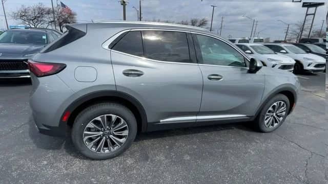 2026 Buick Envision - Image 2