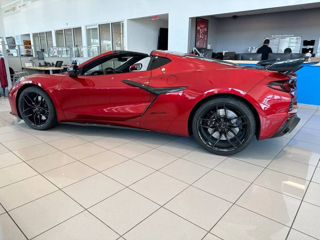2027 Chevrolet Corvette - Image 3