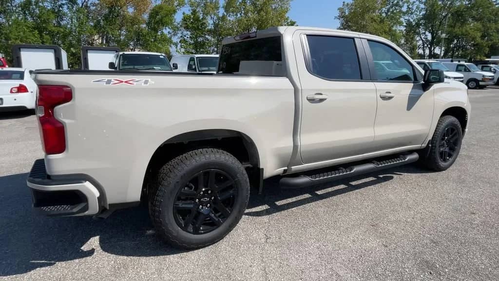 2026 Chevrolet Silverado 1500 - Image 2