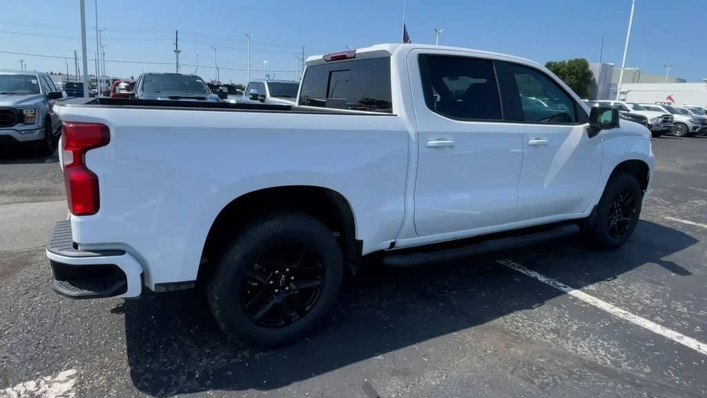 2026 Chevrolet Silverado 1500 - Image 2