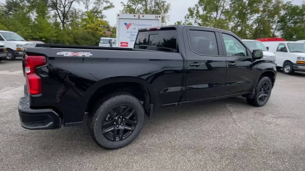 2026 Chevrolet Silverado 1500 - Image 2