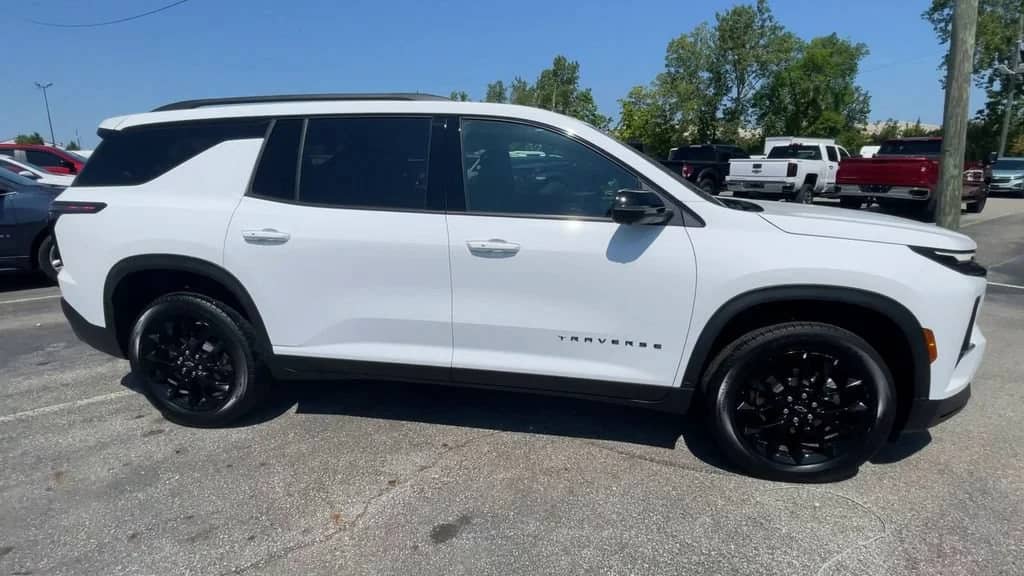 2026 Chevrolet Traverse - Image 3