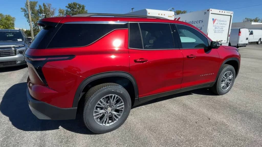 2027 Chevrolet Traverse - Image 2