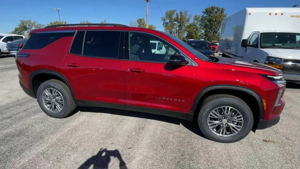 2027 Chevrolet Traverse - Image 3
