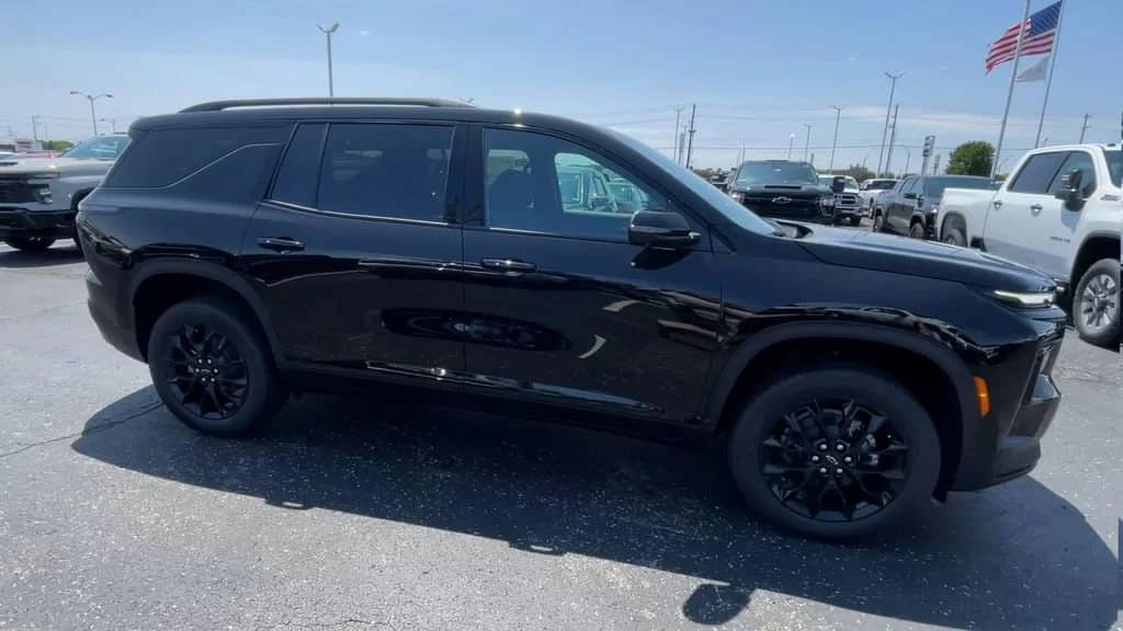 2026 Chevrolet Traverse - Image 3
