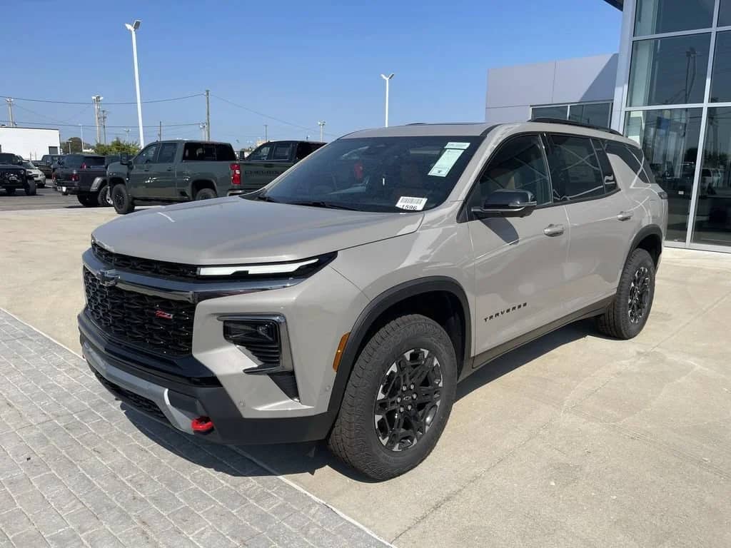 2027 Chevrolet Traverse - Image 3