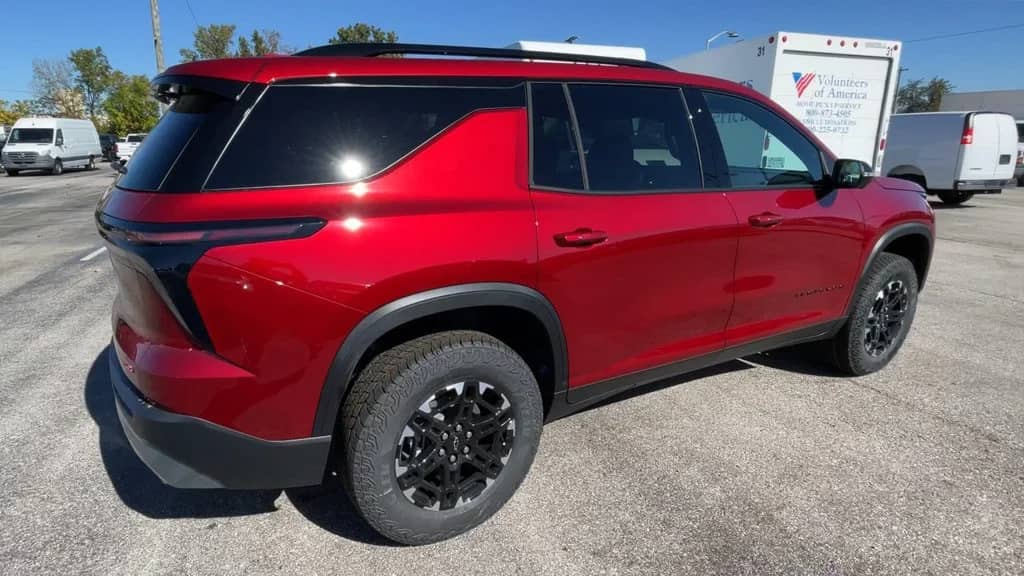 2027 Chevrolet Traverse - Image 2