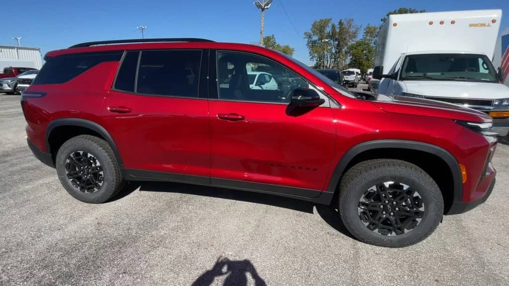 2027 Chevrolet Traverse - Image 3