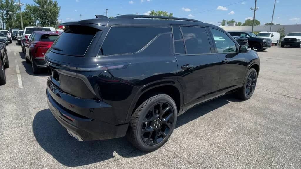 2026 Chevrolet Traverse - Image 2
