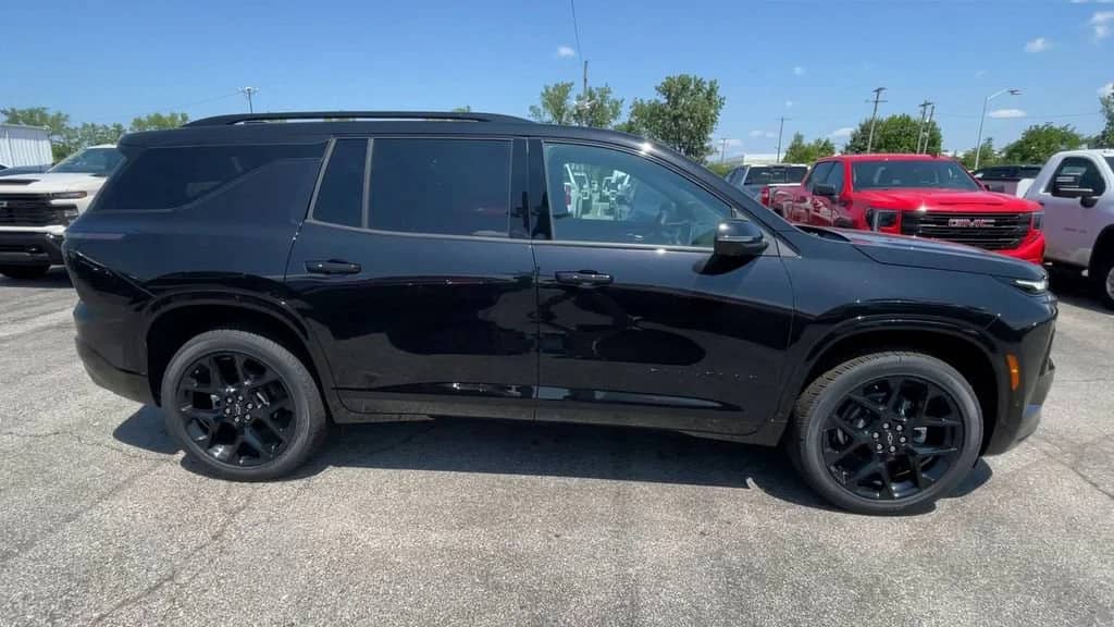 2026 Chevrolet Traverse - Image 3