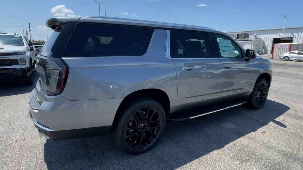2026 Chevrolet Suburban - Image 2