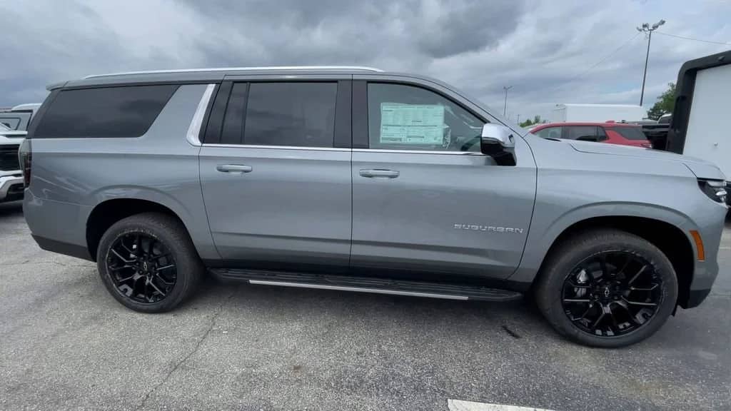 2026 Chevrolet Suburban - Image 3