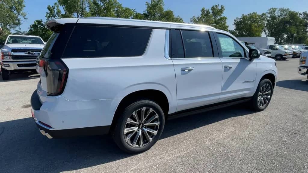 2026 Chevrolet Suburban - Image 2
