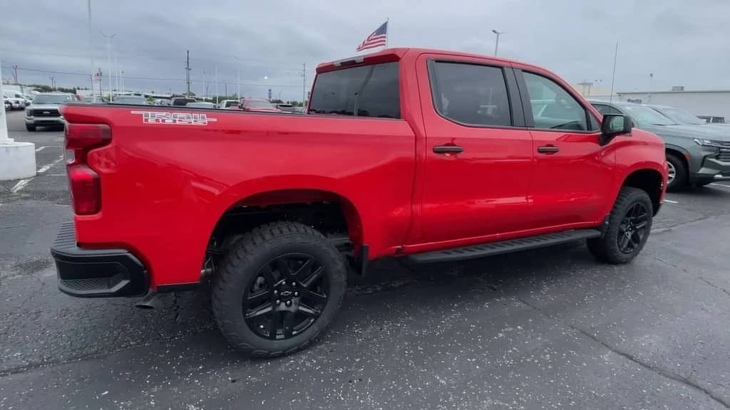 2026 Chevrolet Silverado 1500 - Image 2