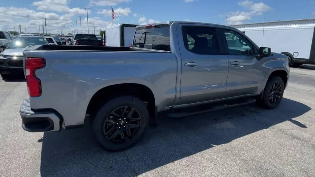 2026 Chevrolet Silverado 1500 - Image 2