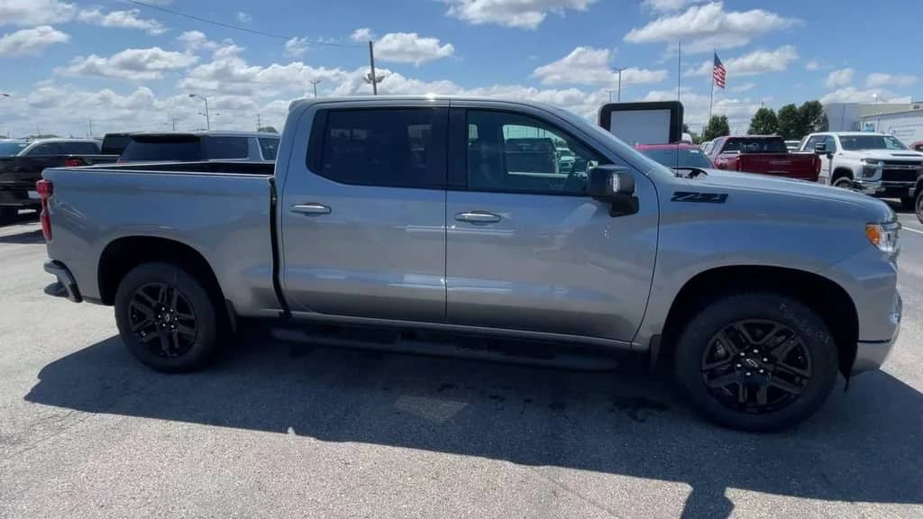 2026 Chevrolet Silverado 1500 - Image 3