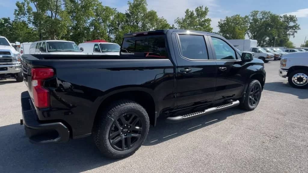 2026 Chevrolet Silverado 1500 - Image 2