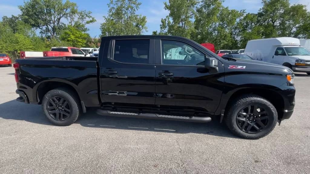 2026 Chevrolet Silverado 1500 - Image 3