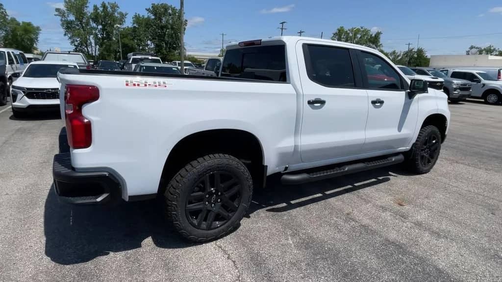 2026 Chevrolet Silverado 1500 - Image 2