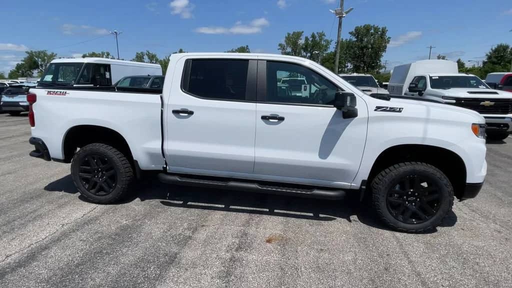 2026 Chevrolet Silverado 1500 - Image 3
