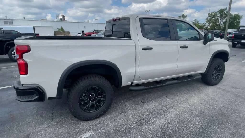 2026 Chevrolet Silverado 1500 - Image 2