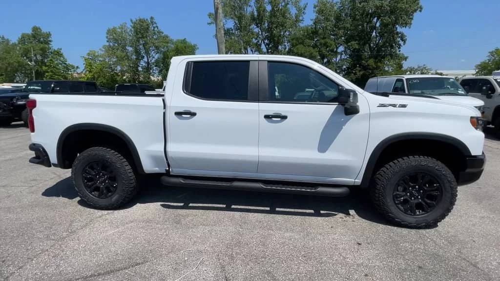 2026 Chevrolet Silverado 1500 - Image 3
