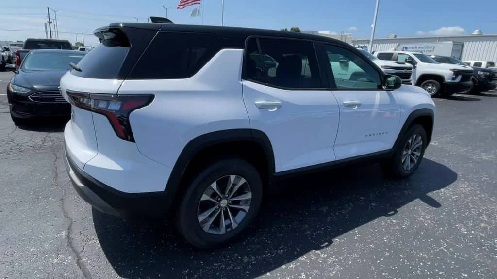 2026 Chevrolet Equinox - Image 2