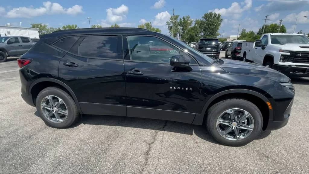 2026 Chevrolet Blazer - Image 3