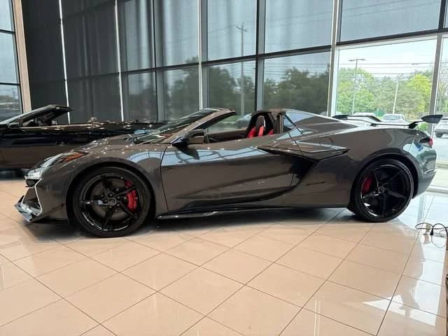2027 Chevrolet Corvette - Image 3