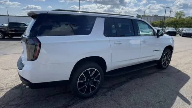 2026 Chevrolet Suburban - Image 2