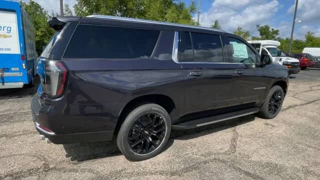 2026 Chevrolet Suburban - Image 2