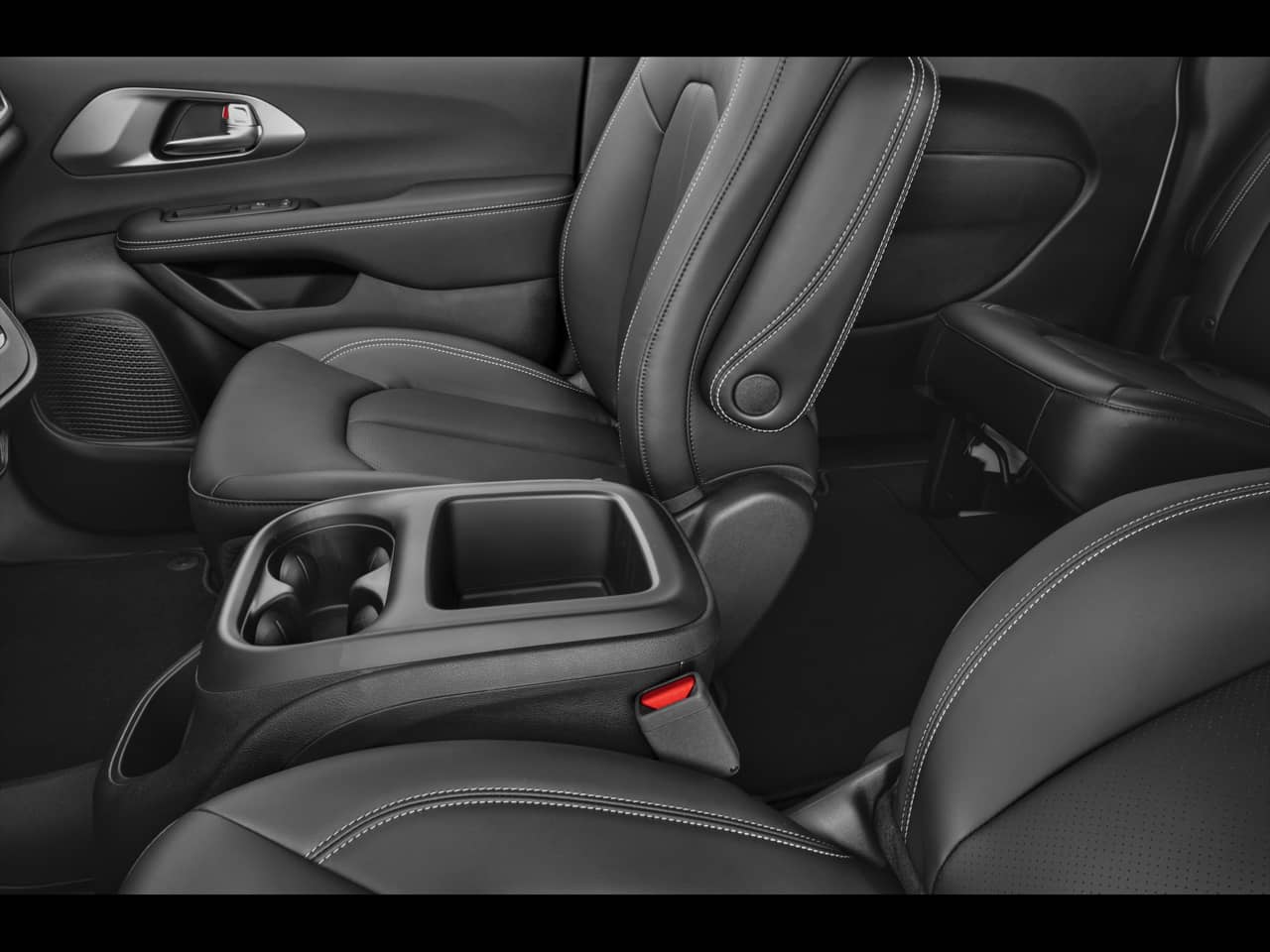2025 Chrysler Voyager - Image 42