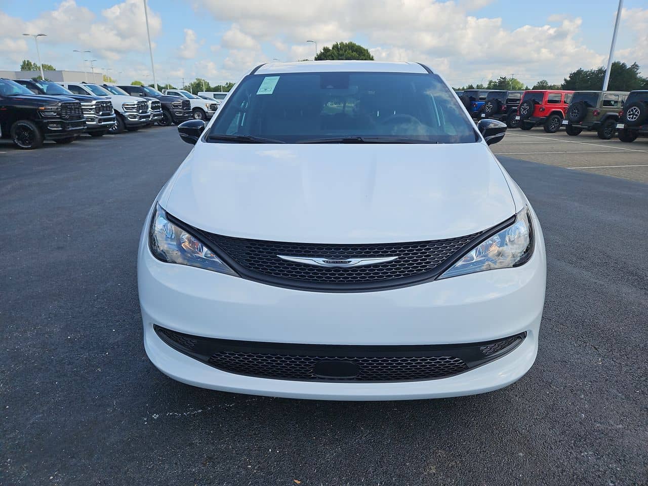 2025 Chrysler Voyager - Image 2