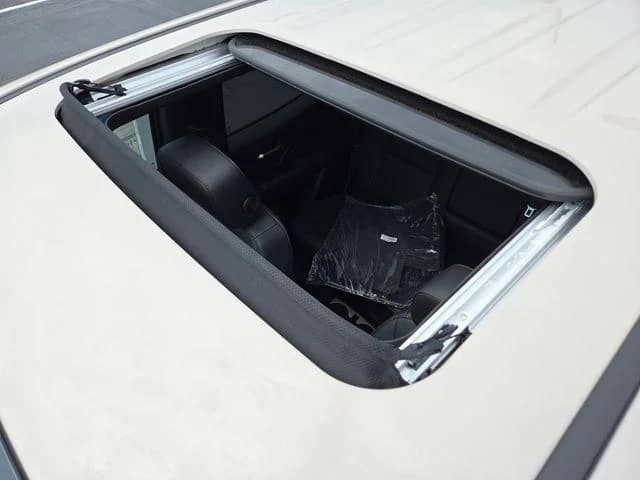 2026 GMC Canyon - Image 3