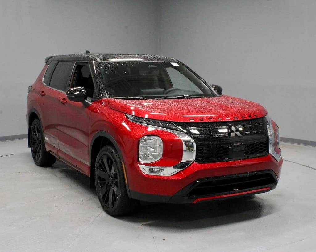 2026 Mitsubishi Outlander - Image 1