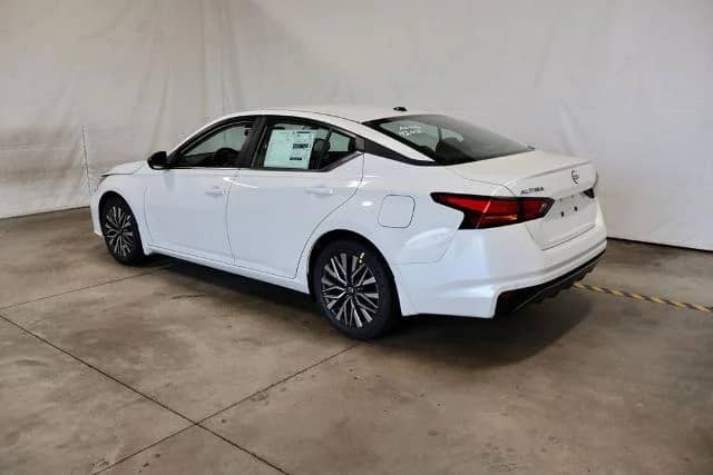 2026 Nissan Altima - Image 3