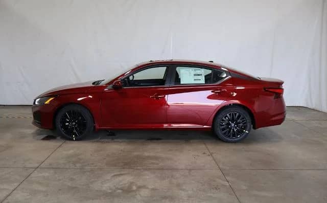 2026 Nissan Altima - Image 2